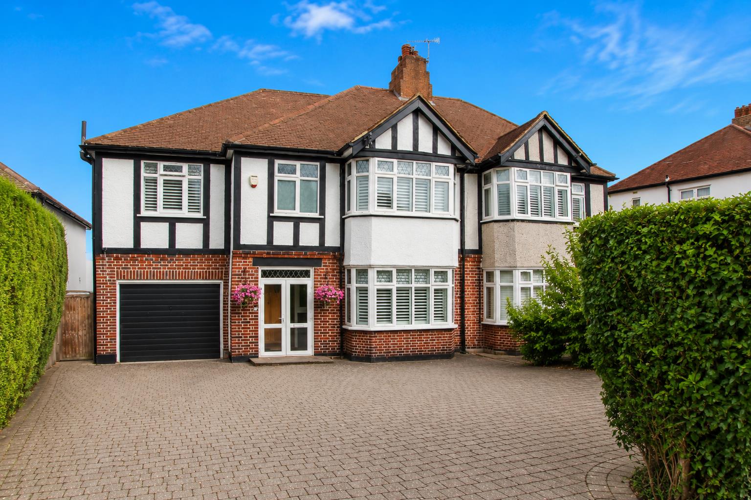 4 bed property in Banstead Road, Carshalton